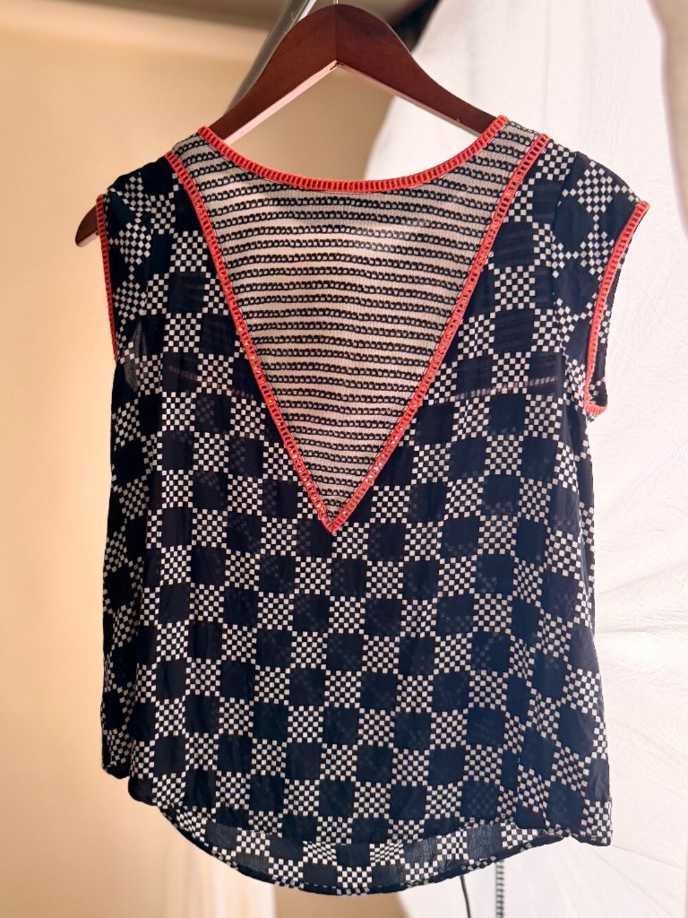 THML Checkerboard Embroidered V-Back Blouse Top Black White Coral